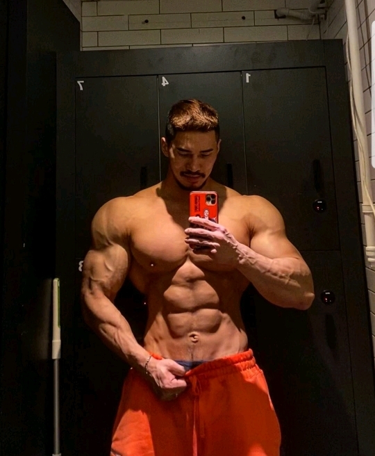 국내 피지크를 1년여만에 접수한 괴물신인 김민수 | 인스티즈