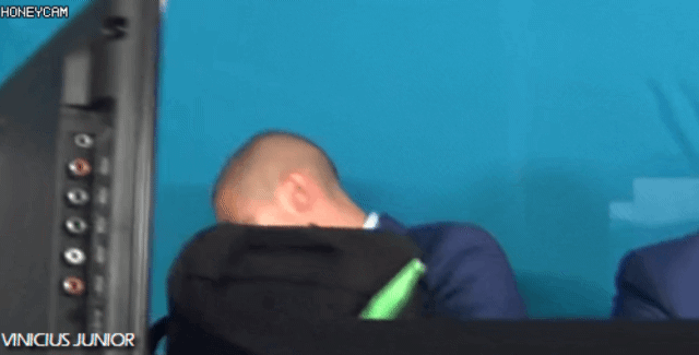 많은 축구팬들을 허탈하게 만들었던 레전드 한국 월드컵 경기.GIF | 인스티즈
