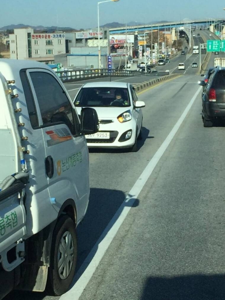 합성이지 싶은 사진 한장 | 인스티즈