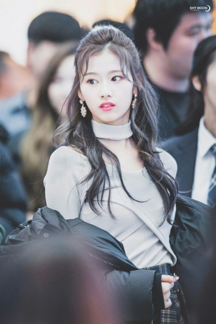 제지당하는 사나......gif | 인스티즈