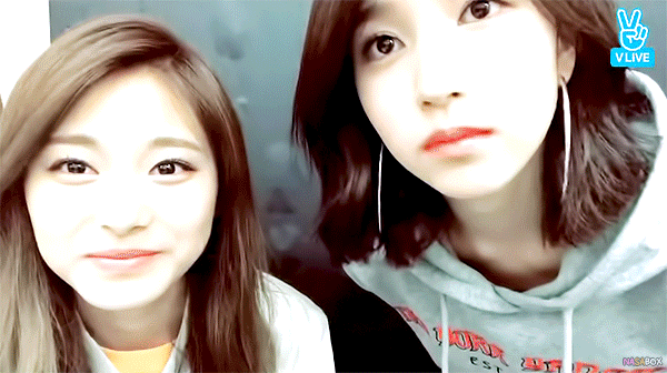 매니저가 비 맞는걸 본 트와이스 미나...gif | 인스티즈