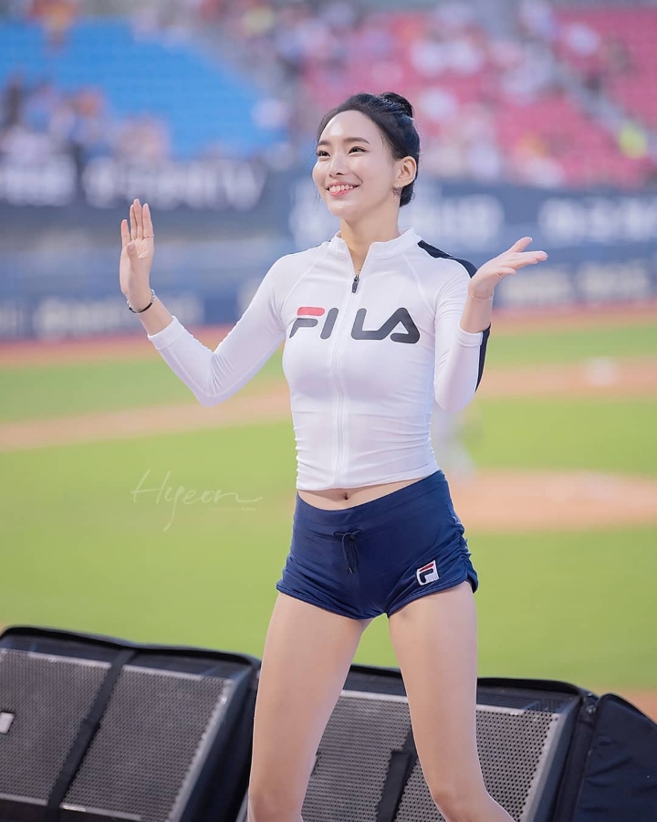 시원시원한 치어리더 이나경 | 인스티즈
