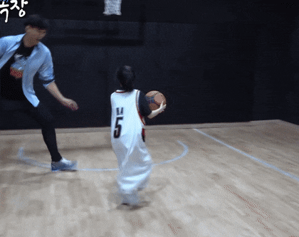 147cm 쏘대장 vs 221cm 하승진 1on1 하이라이트.gif 속 | 인스티즈