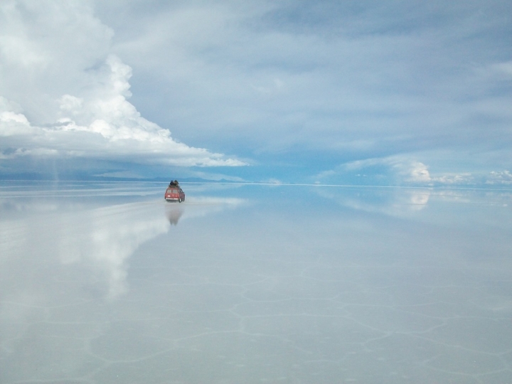 하늘을 비추는 거울이 있는 여행지.jpg | 인스티즈