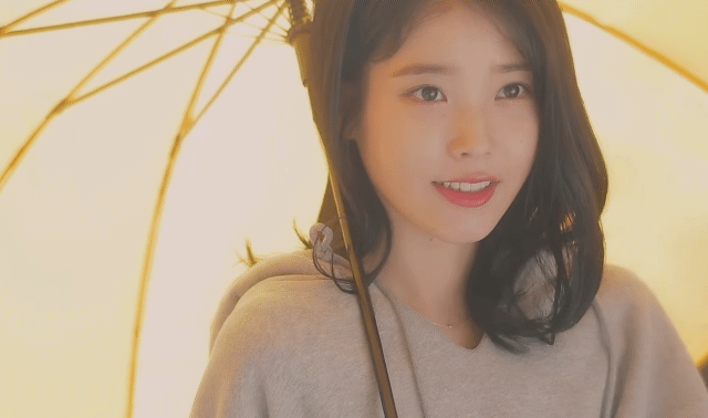 무대에서 쫒겨난 아이유 | 인스티즈