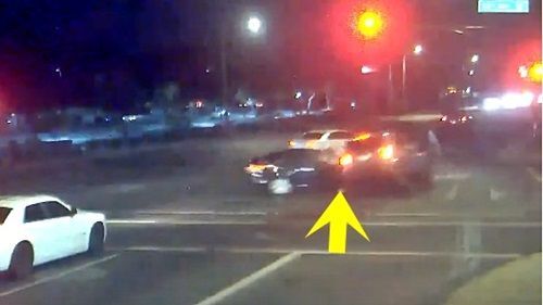 보행자 향해 돌진하는 수상한 차량…한 운전자의 '용감한 선택' | 인스티즈