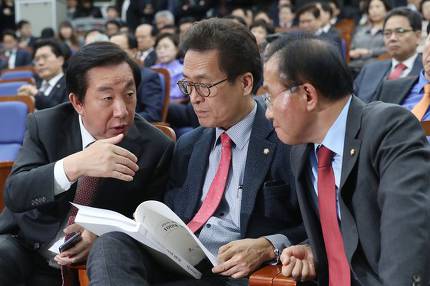 지방선거 왜 참패했나 의총 열었더니 절반은 나가버린 한국당 | 인스티즈