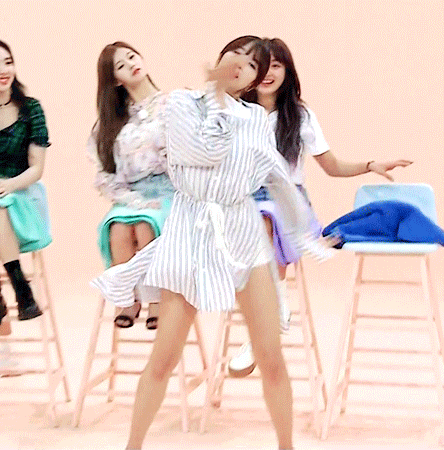 멤버의 섹시댄스를 지켜보는 사나 .gif | 인스티즈