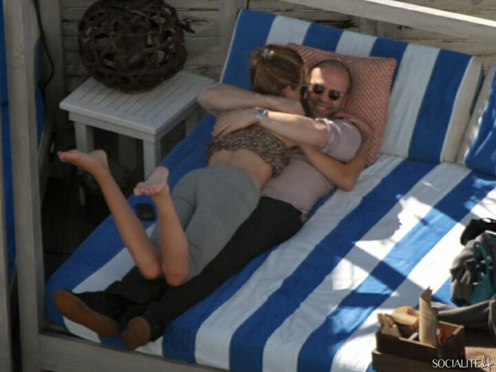 꿀 떨어지는 제이슨 스타뎀-로지 헌팅턴 휘틀리 커플 | 인스티즈