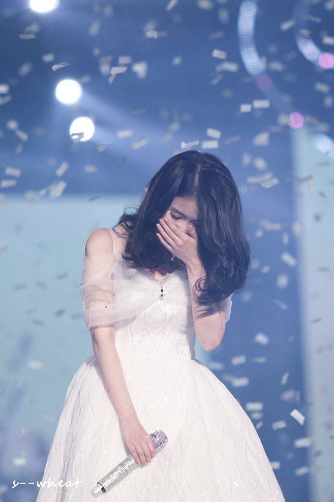 아이유 콘서트용 드레스 크기.jpg | 인스티즈