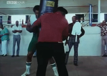 샌드백 치는 조지 포먼.gif | 인스티즈