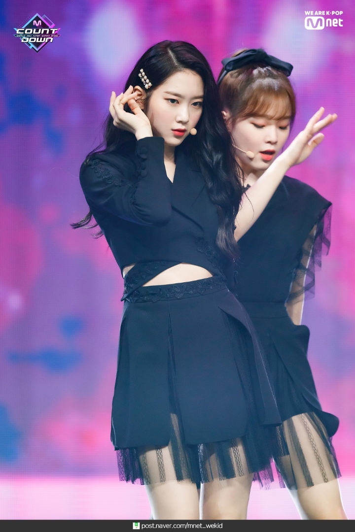 오마이걸 지호 금발vs흑발 | 인스티즈