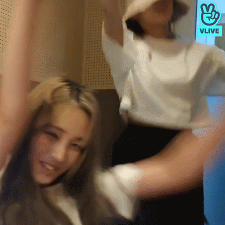 지수랑 예인이 때문에 동네 창피해서 고개를 못드는 러블리즈 지애.jpgif | 인스티즈