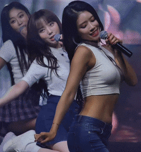 미주 흰티에 청바지 .gif | 인스티즈
