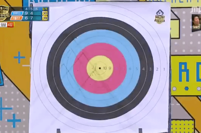 10점 쏘고 놀란 채영이 | 인스티즈