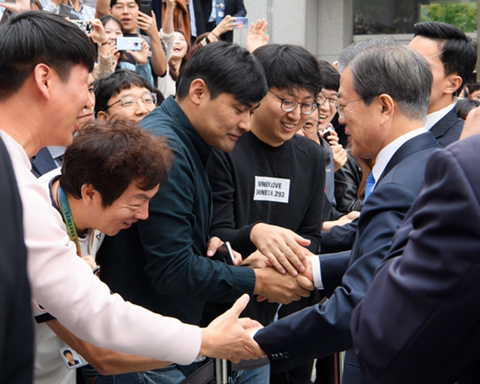 오늘자 문재인 대통령 | 인스티즈