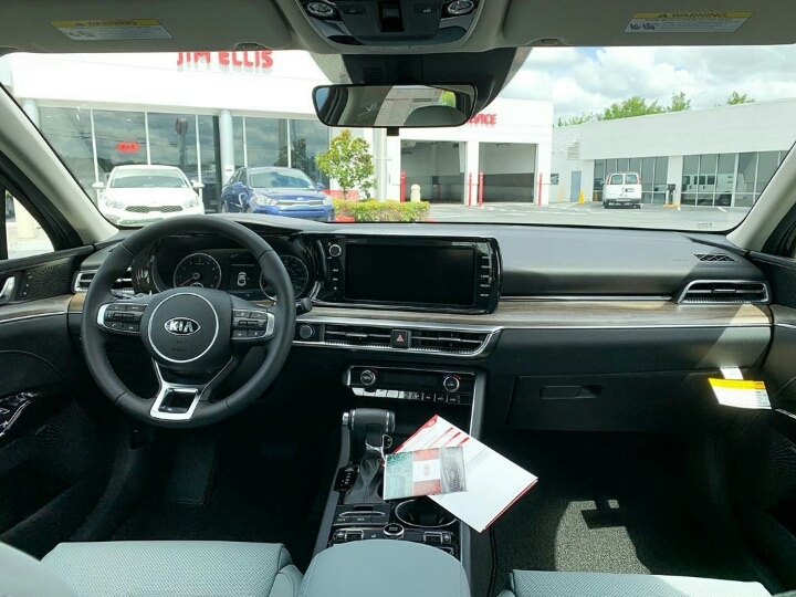 미국 매장에 입고된 기아 K5 | 인스티즈