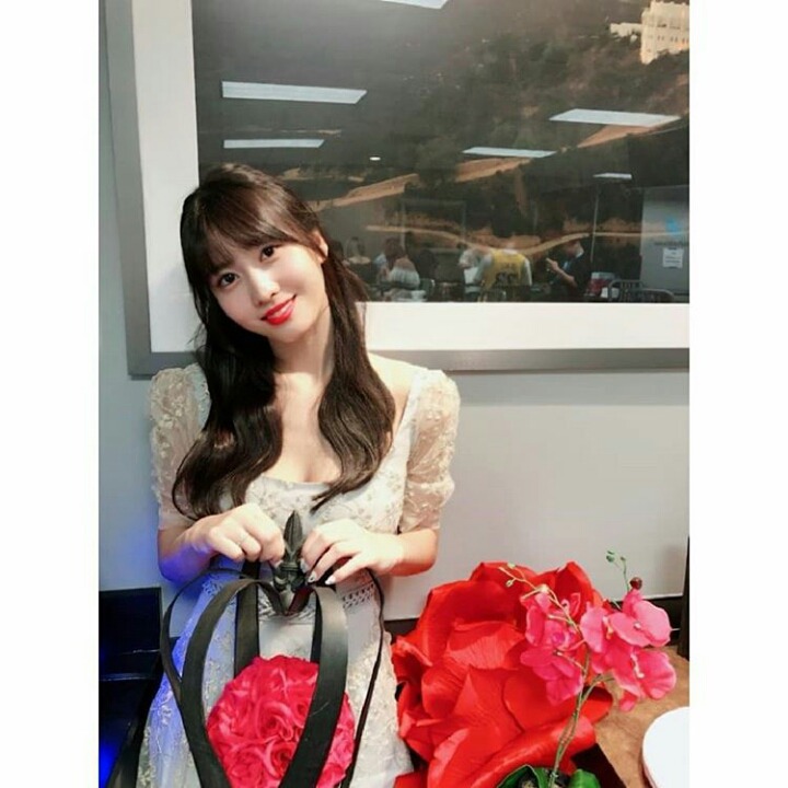 다른 의미로 레전드였던 트와이스 모모 공항 | 인스티즈