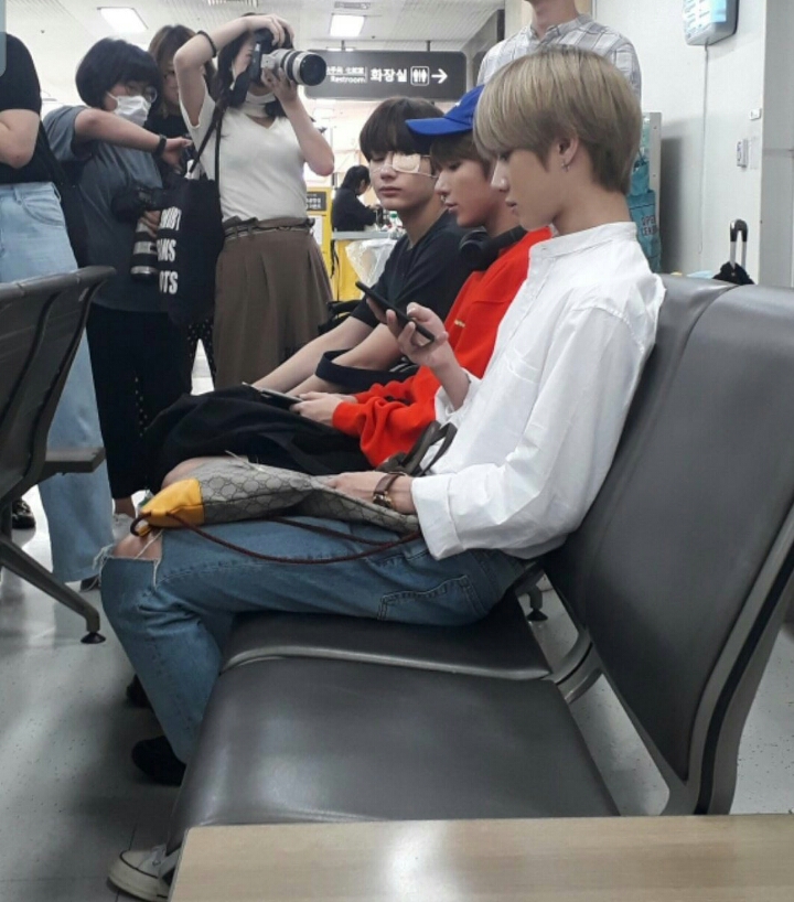 아이돌 공항 사진이 만들어지는 과정 ㄷㄷ | 인스티즈