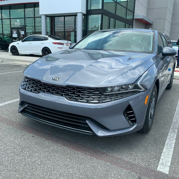 미국 매장에 입고된 기아 K5 | 인스티즈