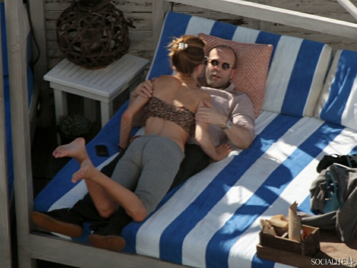 꿀 떨어지는 제이슨 스타뎀-로지 헌팅턴 휘틀리 커플 | 인스티즈