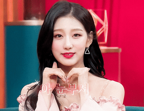 정말 열심히 하는 러블리즈 예인이를 안고 엉엉 운 레드벨벳 조이 | 인스티즈