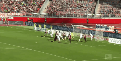 손흥민이 출전하는 것만으로도 상대팀이 매우 껄끄러워지는 이유.GIF | 인스티즈