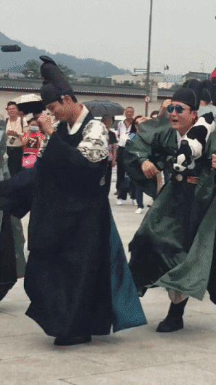 사극 한번만 더해달라는 말이 많은 박보검 한복핏 | 인스티즈