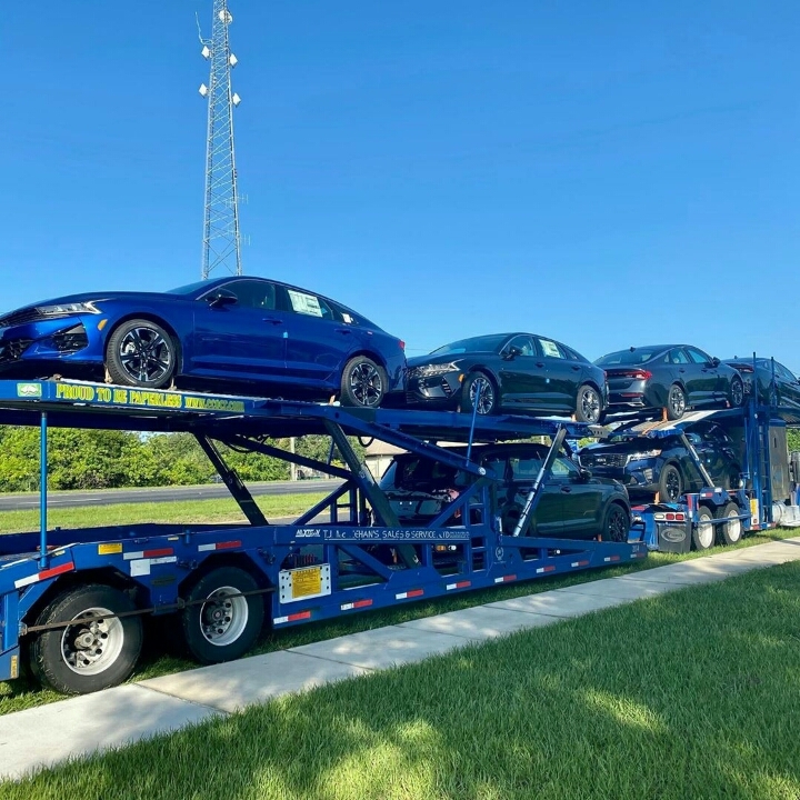 미국 매장에 입고된 기아 K5 | 인스티즈