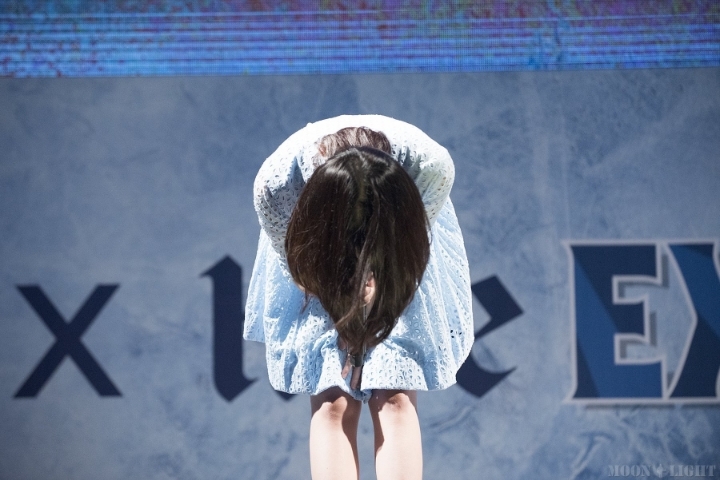 90도 폴더 인사하는 아이유 모음 | 인스티즈