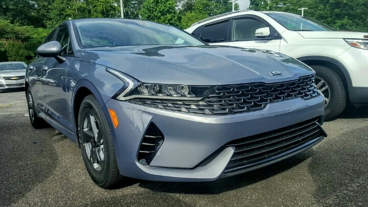 미국 매장에 입고된 기아 K5 | 인스티즈