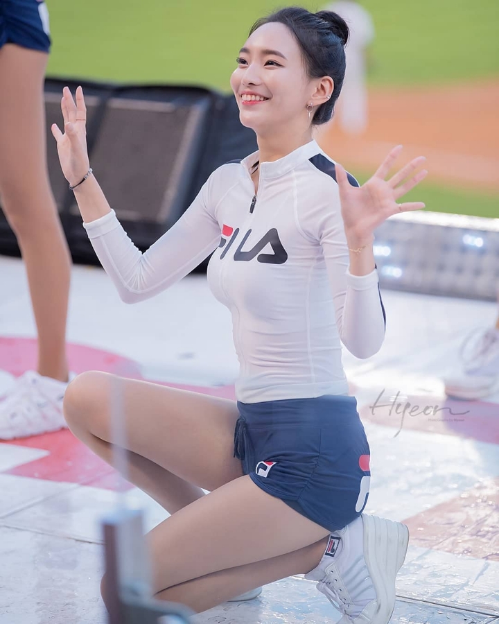 시원시원한 치어리더 이나경 | 인스티즈