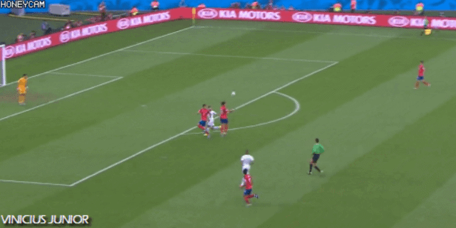 많은 축구팬들을 허탈하게 만들었던 레전드 한국 월드컵 경기.GIF | 인스티즈