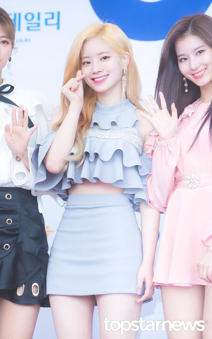 허리 한줌인 트와이스 다현 | 인스티즈