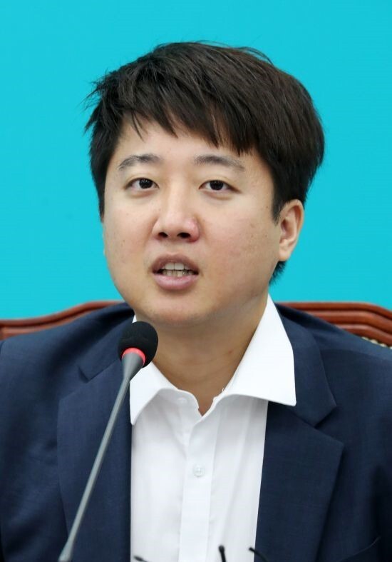 당신은 이 부대의 막내로 들어왔다 | 인스티즈