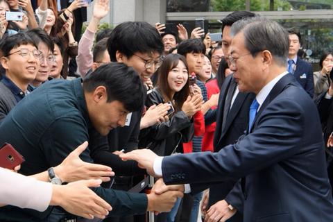 오늘자 문재인 대통령 | 인스티즈