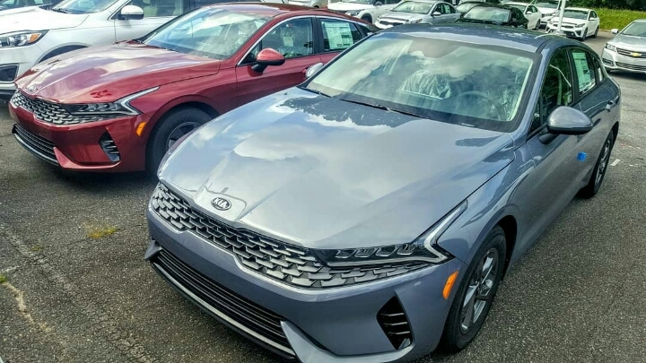 미국 매장에 입고된 기아 K5 | 인스티즈