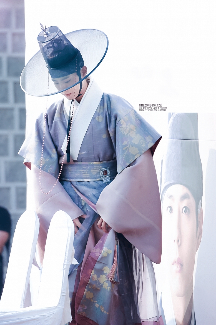 사극 한번만 더해달라는 말이 많은 박보검 한복핏 | 인스티즈