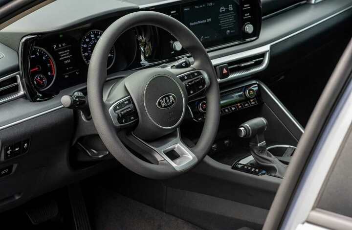 미국 매장에 입고된 기아 K5 | 인스티즈