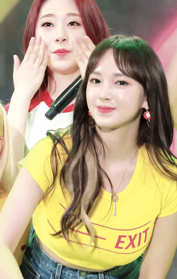 손흔들어 인사하는 성소 | 인스티즈