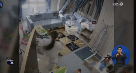 육아 도우미가 살려낸 아가 gif | 인스티즈