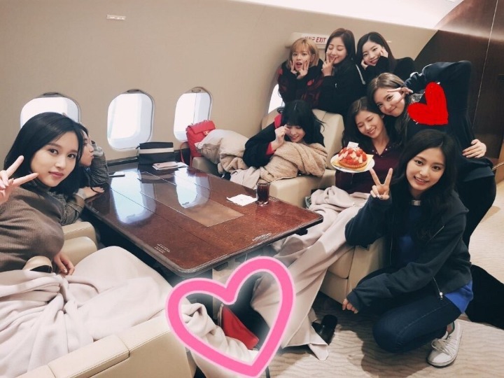 매니저가 비 맞는걸 본 트와이스 미나...gif | 인스티즈
