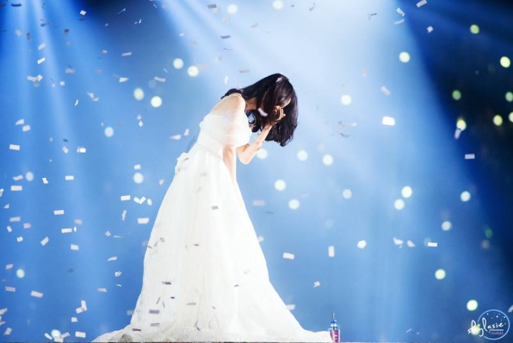아이유 콘서트용 드레스 크기.jpg | 인스티즈