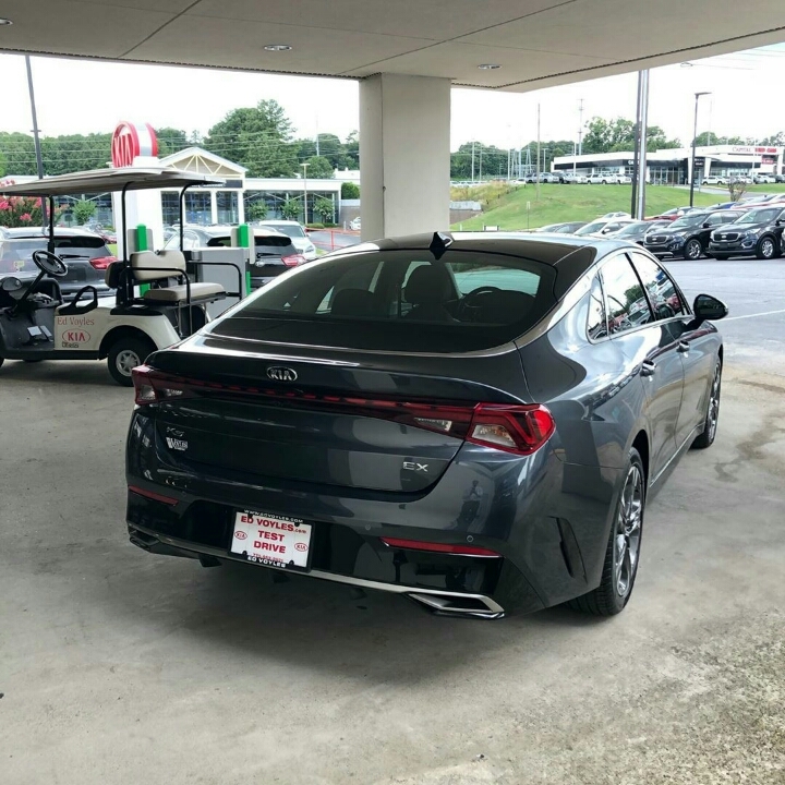 미국 매장에 입고된 기아 K5 | 인스티즈