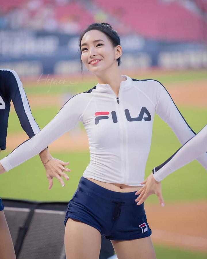 시원시원한 치어리더 이나경 | 인스티즈