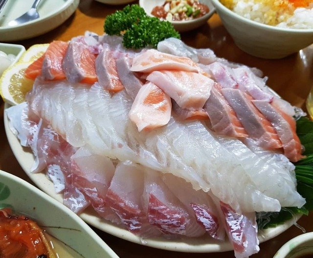가성비로 유명한 서울 횟집 - 엽기사진실 - 이종격투기 가성비로 유명한 서울 횟집