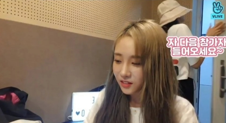 지수랑 예인이 때문에 동네 창피해서 고개를 못드는 러블리즈 지애.jpgif | 인스티즈