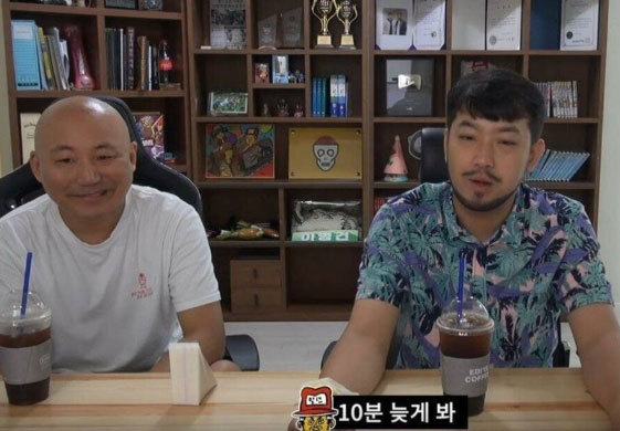 애플 풀빠따로 극딜하는 트위치 스트리머.jpg | 인스티즈
