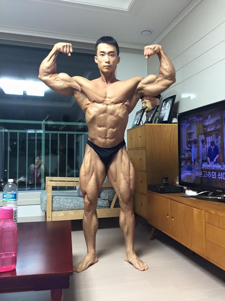 네츄럴을 주장하지만 의심을 많이 받는 보디빌더 | 인스티즈