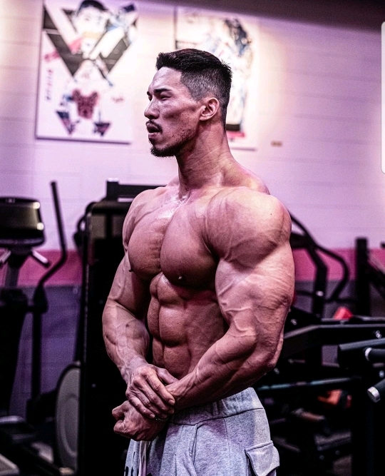 국내 피지크를 1년여만에 접수한 괴물신인 김민수 | 인스티즈